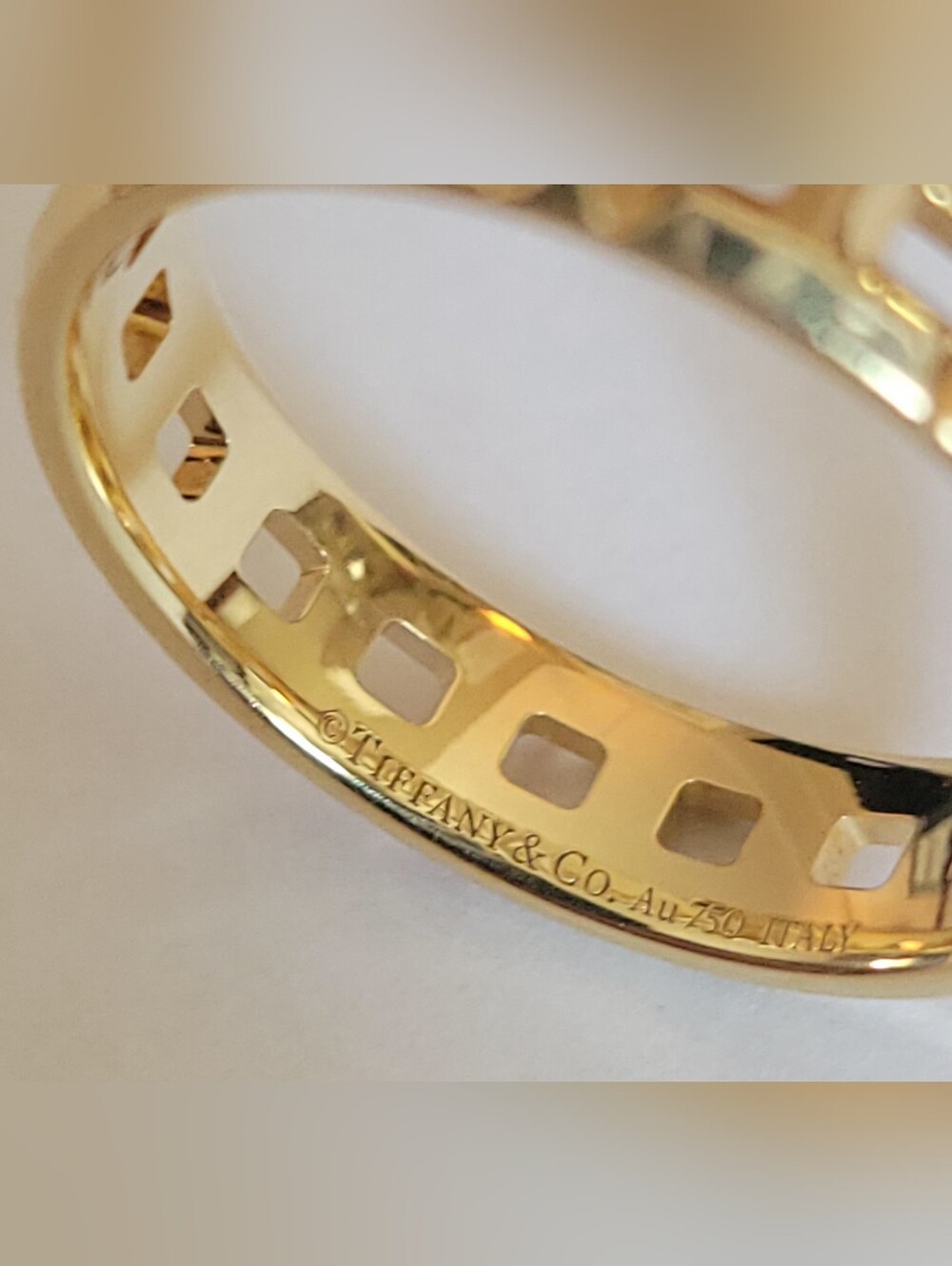 Genuine TIFFANY & Co. Solid 18k Gold T RING - Picture 8 of 13